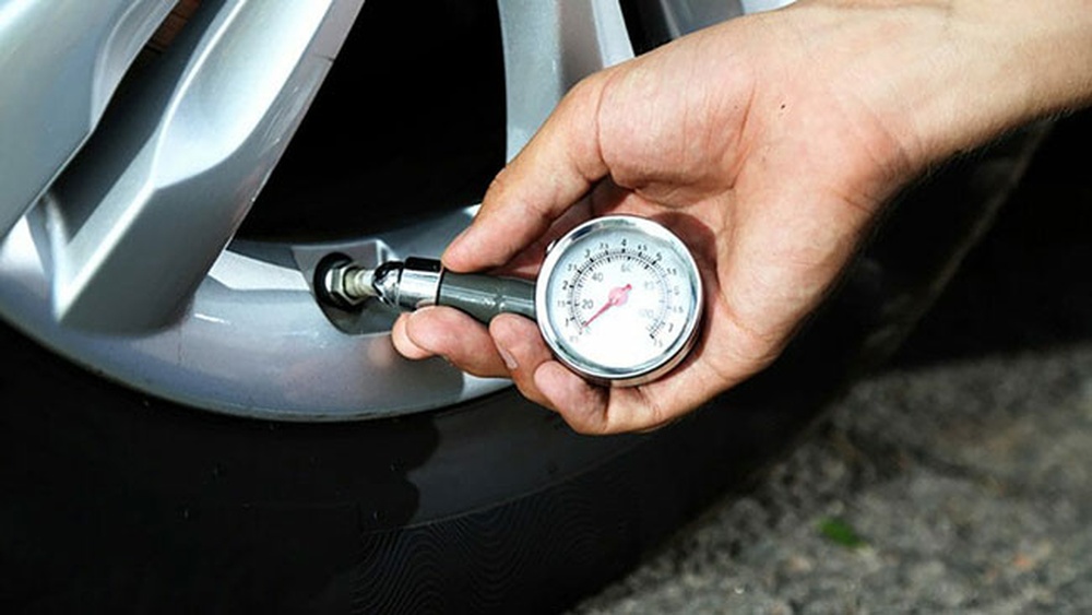 How to Check Tire Pressure at Home