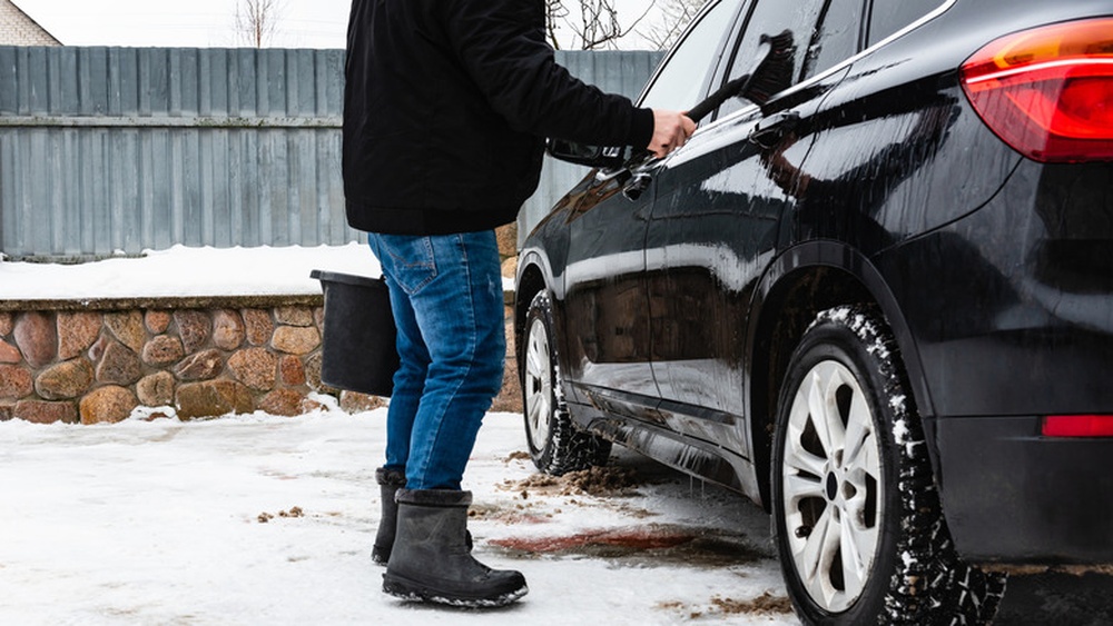 How to Wash a Car in Winter Without Freezing